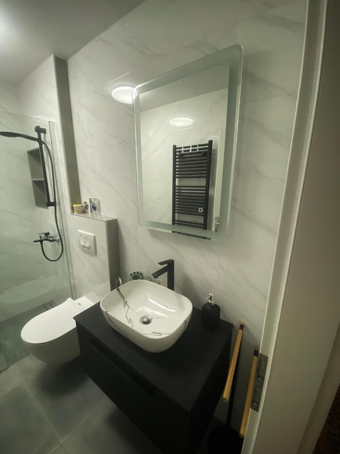 Astoria Apartment วาราชดีน ภายนอก รูปภาพ
