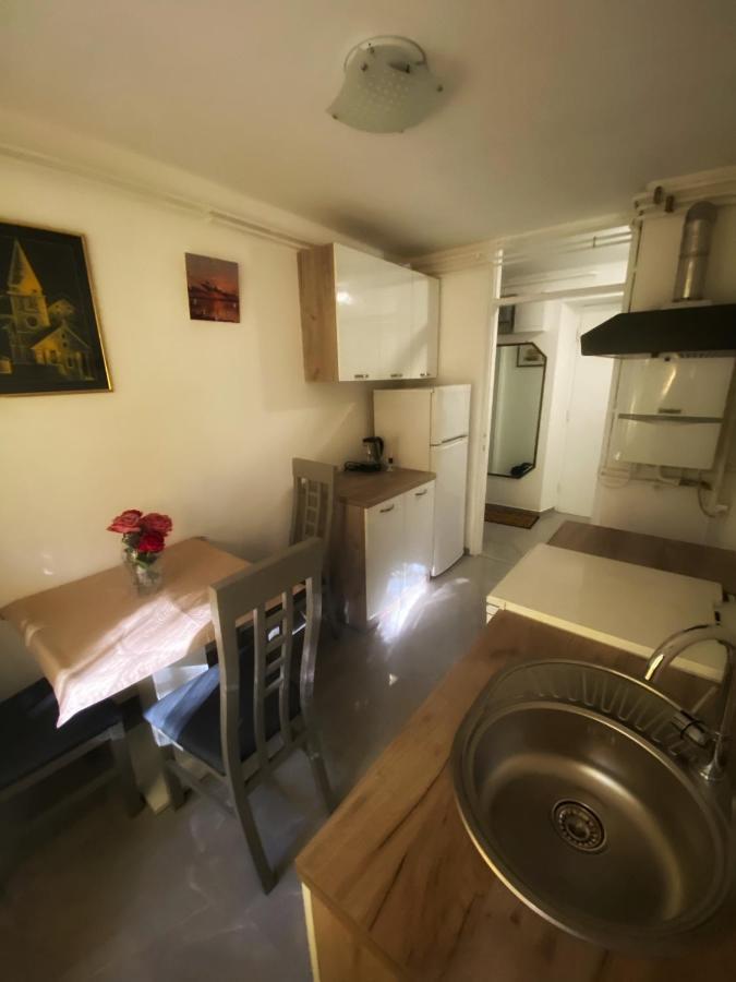 Astoria Apartment วาราชดีน ภายนอก รูปภาพ