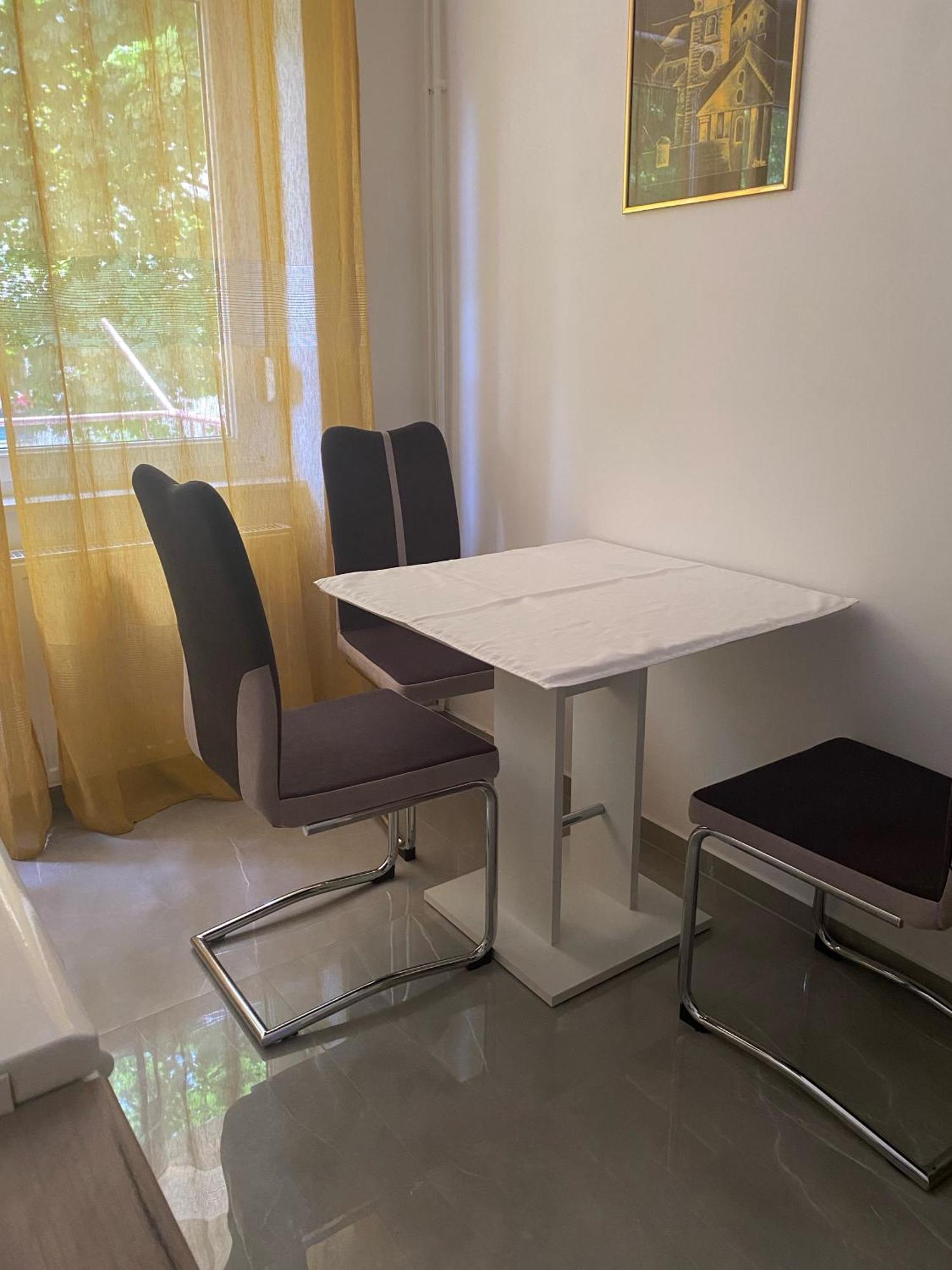 Astoria Apartment วาราชดีน ภายนอก รูปภาพ
