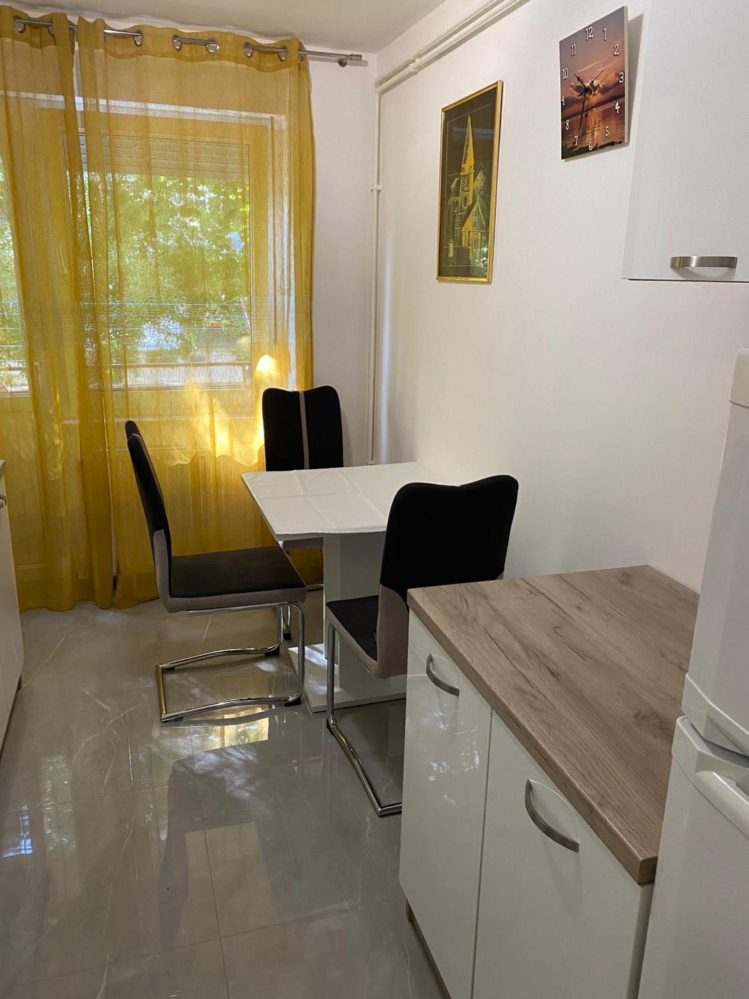 Astoria Apartment วาราชดีน ภายนอก รูปภาพ